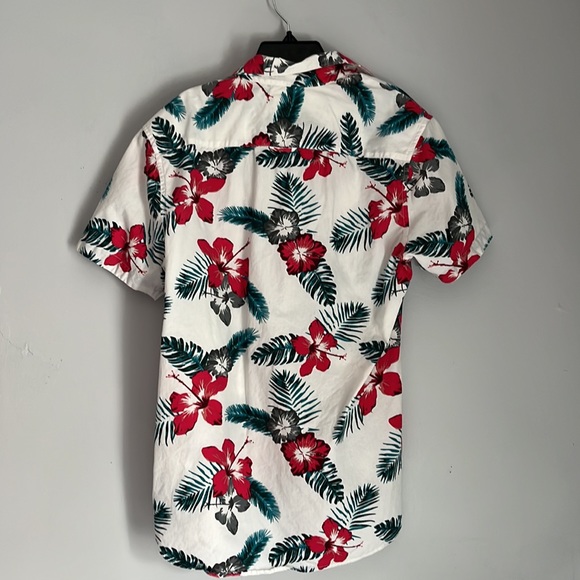 Men’s Floral Button-Up Shirt - Picture 4 of 4